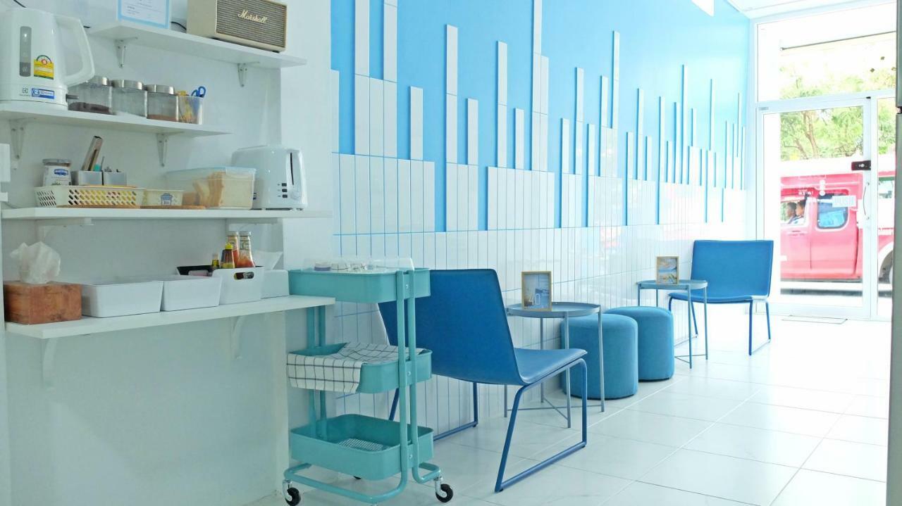 A Dude Mini Hostel (Adults Only) Чиангмай Екстериор снимка