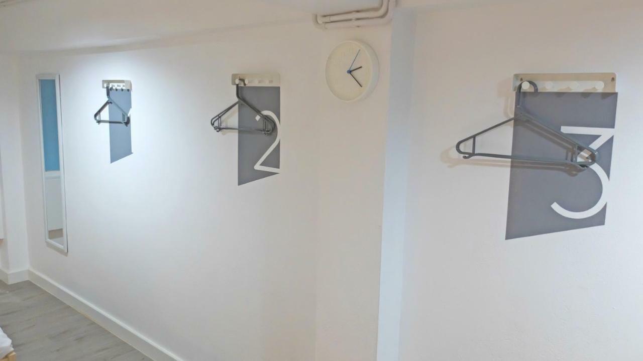 A Dude Mini Hostel (Adults Only) Чиангмай Екстериор снимка