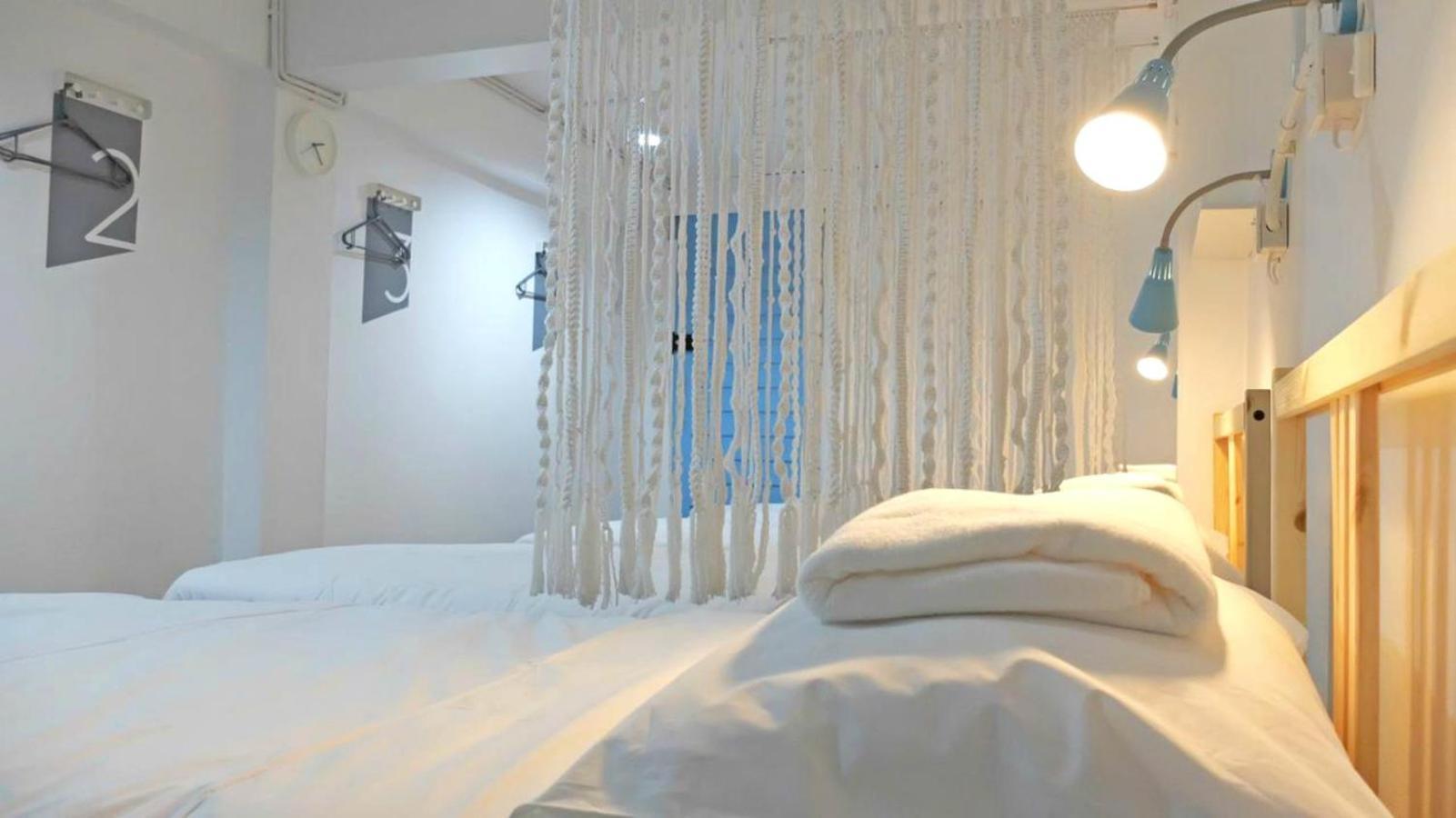 A Dude Mini Hostel (Adults Only) Чиангмай Екстериор снимка